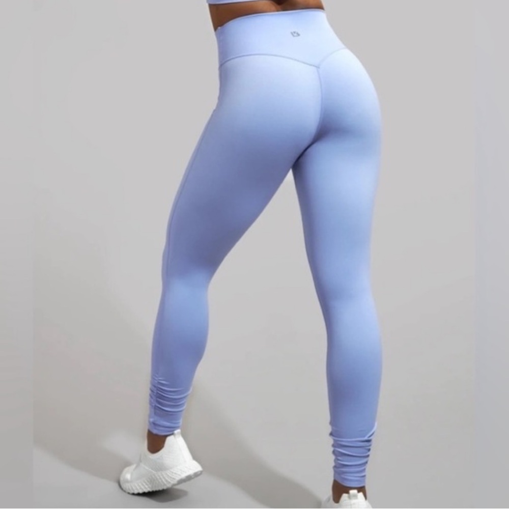 BuffBunny Ruched Aloe Leggings in Rainwater Blue - Medium